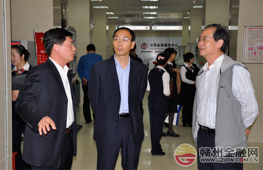 争创全国“百佳” 市中行接受中银协现场验收