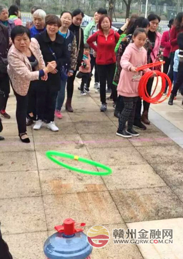 市兴业银行携手区妇联、体育局举办趣味游园活动