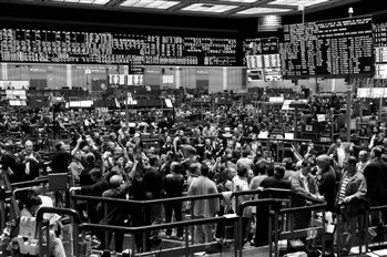 CME抛多款人民币期货期权 抢离岸人民币市场